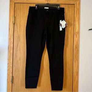Women’s Black Skinny Jeans NEW